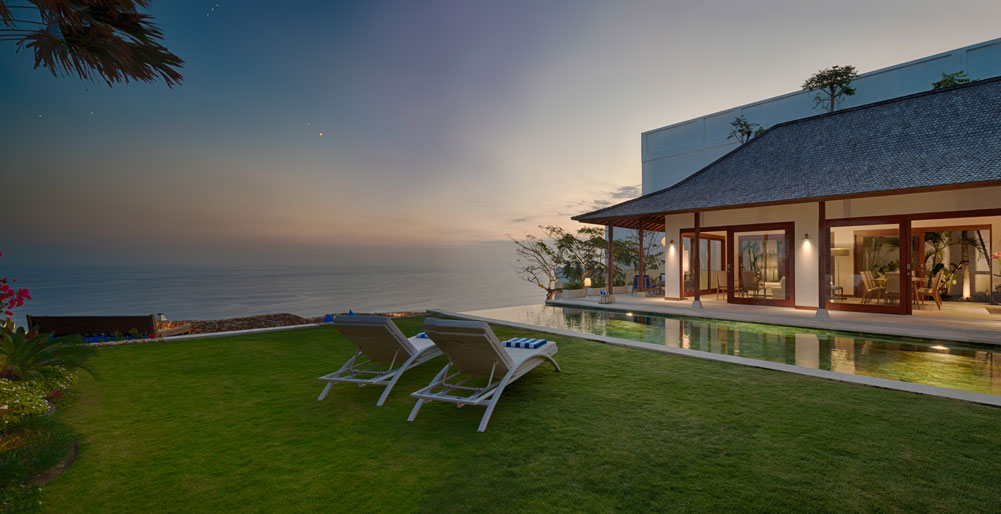 Sol y Mar - Captivating sunset view over the cliffside pool deck